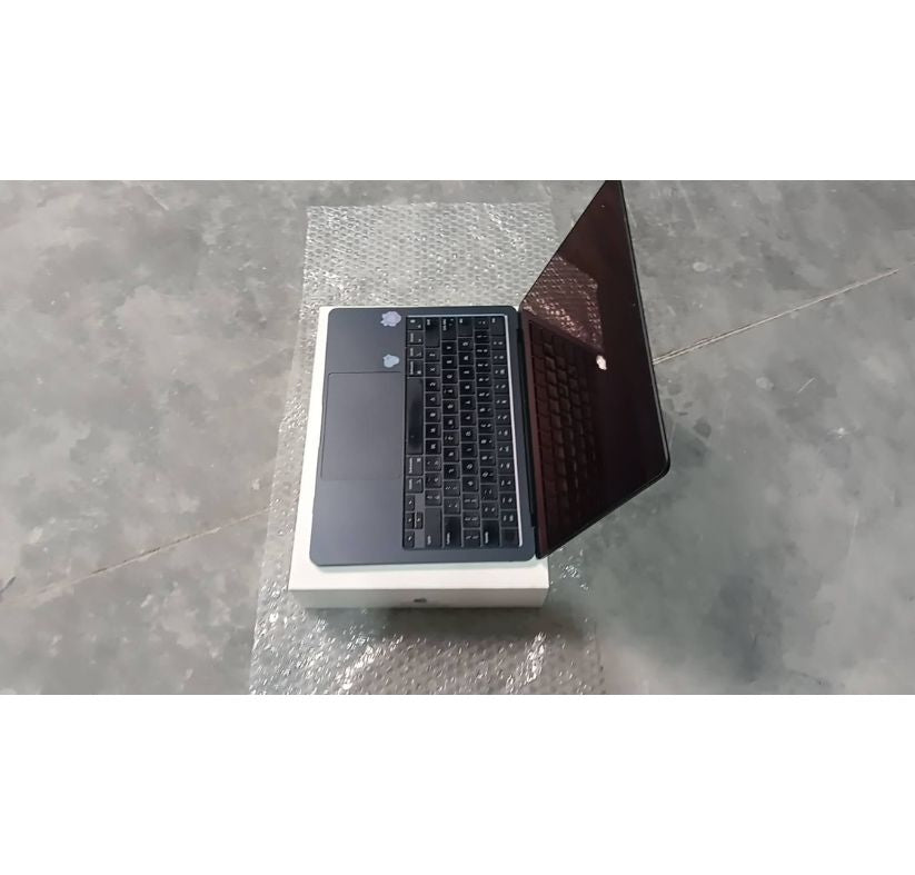 Apple MacBook Air 13.6-inch M2 8GB 256GB - Used
